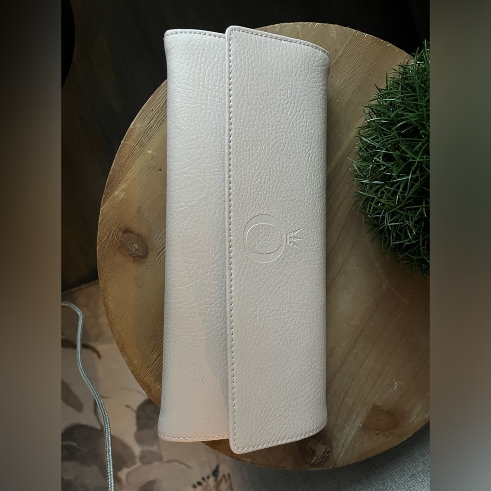 Pandora jewelry clutch holder